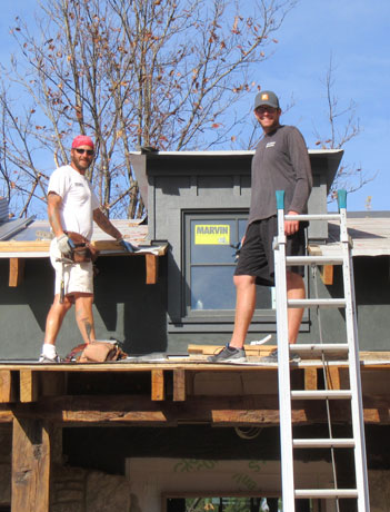 team members roofing